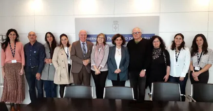 El equipo de Cohorte IMPaCT presenta su puesta en marcha con los participantes a la consejera de Salud de Asturias